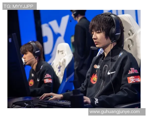 FPX战队团队协作引发热议玩家表现与战术配合成焦点讨论 FPX战队团队协作引发热议玩家表现与战术配合成焦点讨论