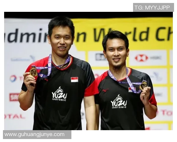 赛后复盘:上海羽毛球队与南京羽毛球队的竞技状态分析与比较 赛后复盘:上海羽毛球队与南京羽毛球队的竞技状态分析与比较